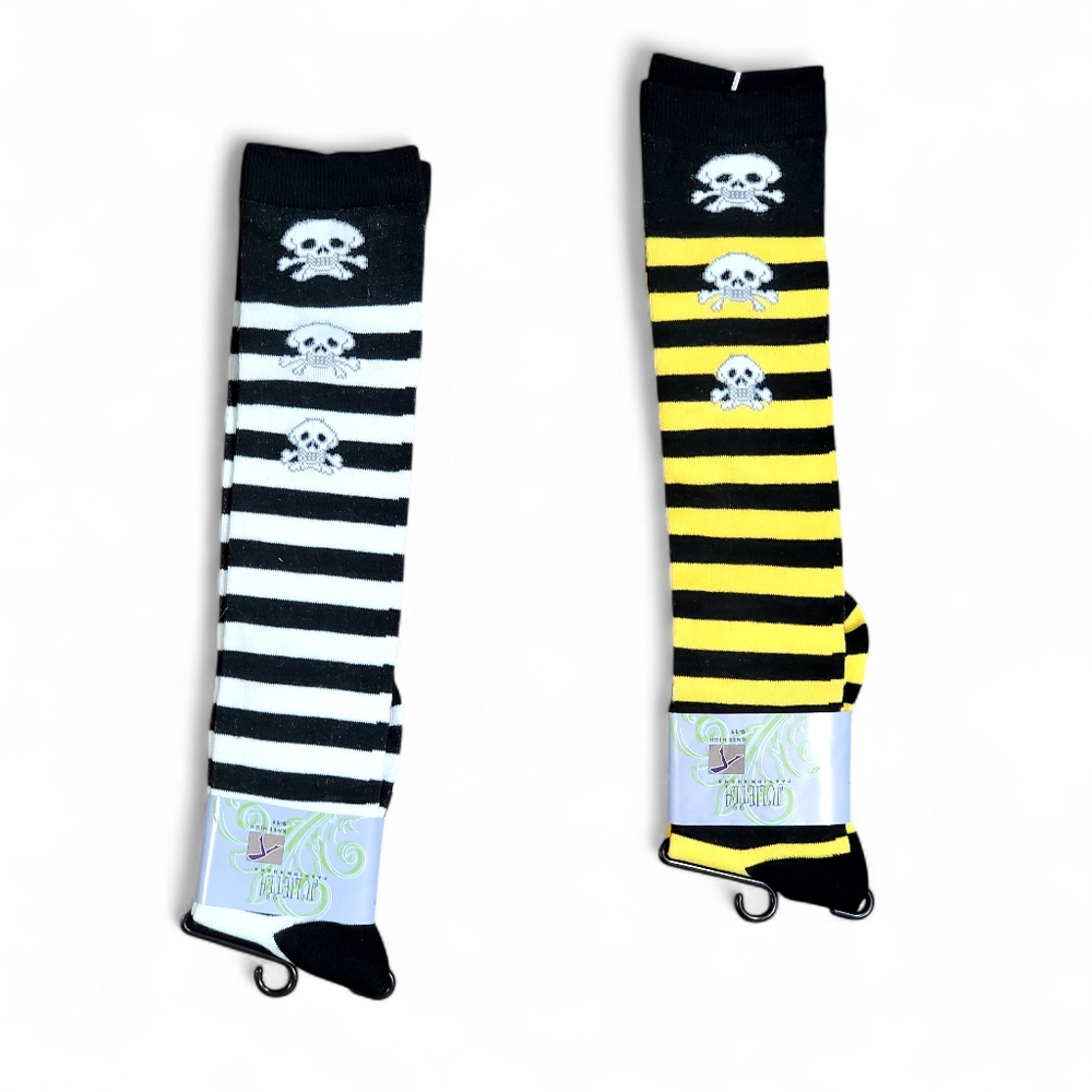 Julietta Women's Fashion Skull Halloween Socks Knee High size 9-11 / 2 Pair